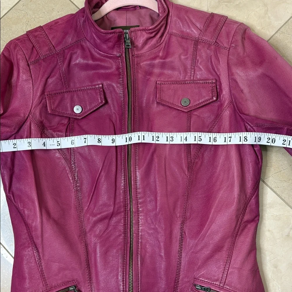 ⭐️ Danier Fuchsia Leather Jacket- size medium - Picture 11 of 12